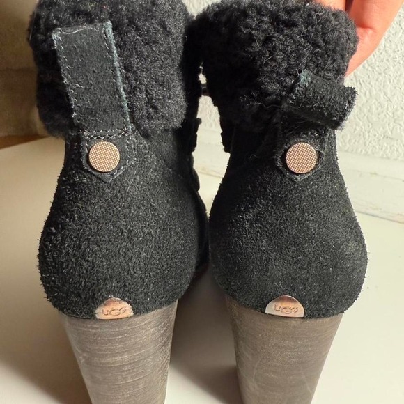 UGG Analise Suede Lace Up Heeled Bootie Size 9 - Picture 6 of 7